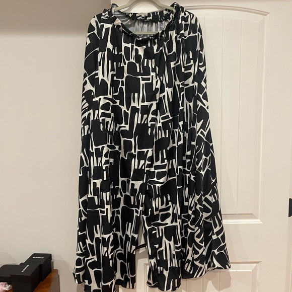 Chic Wide Leg Jumpsuit in Orange and Black - Picture 10 of 10